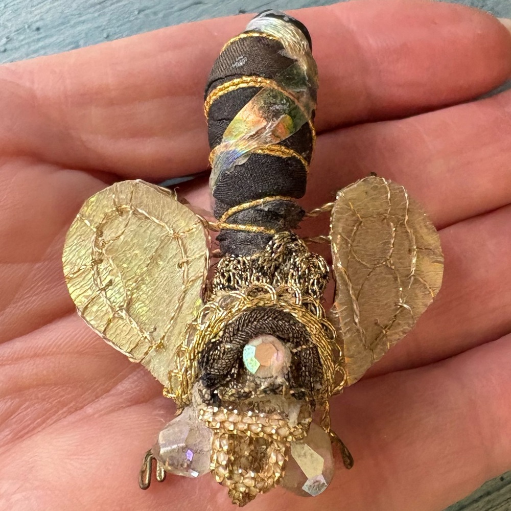 Handcrafted Bee Brooch with Shimmering Gold Accents - Picture 6 of 11